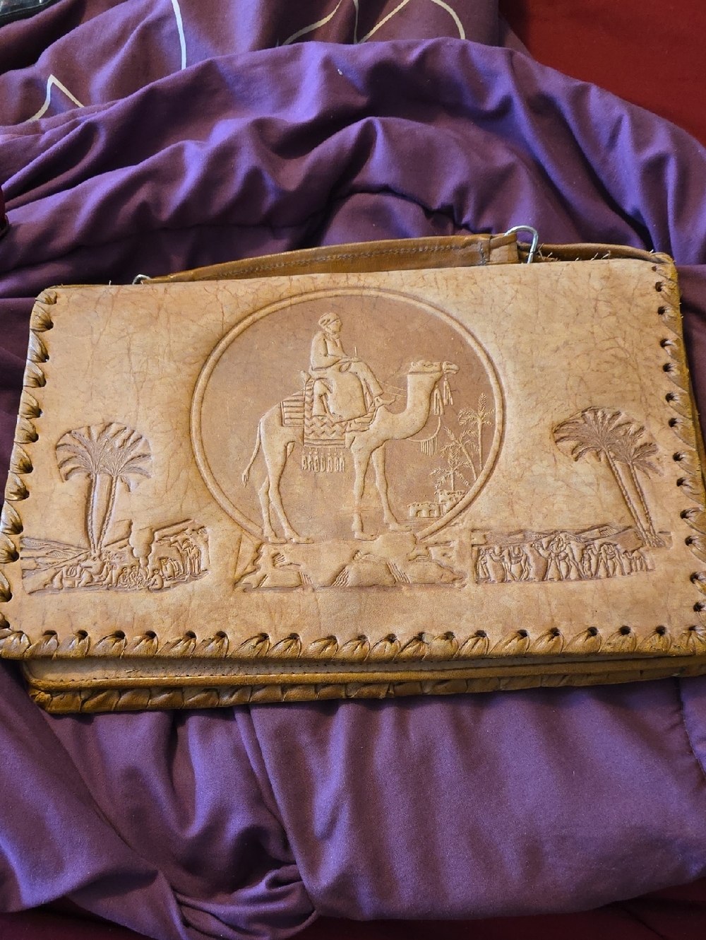 VINTAGE EGYPTIAN REVIVAL HAND TOOLED CAMEL SCENE LEATHER  HANDBAG PURSE